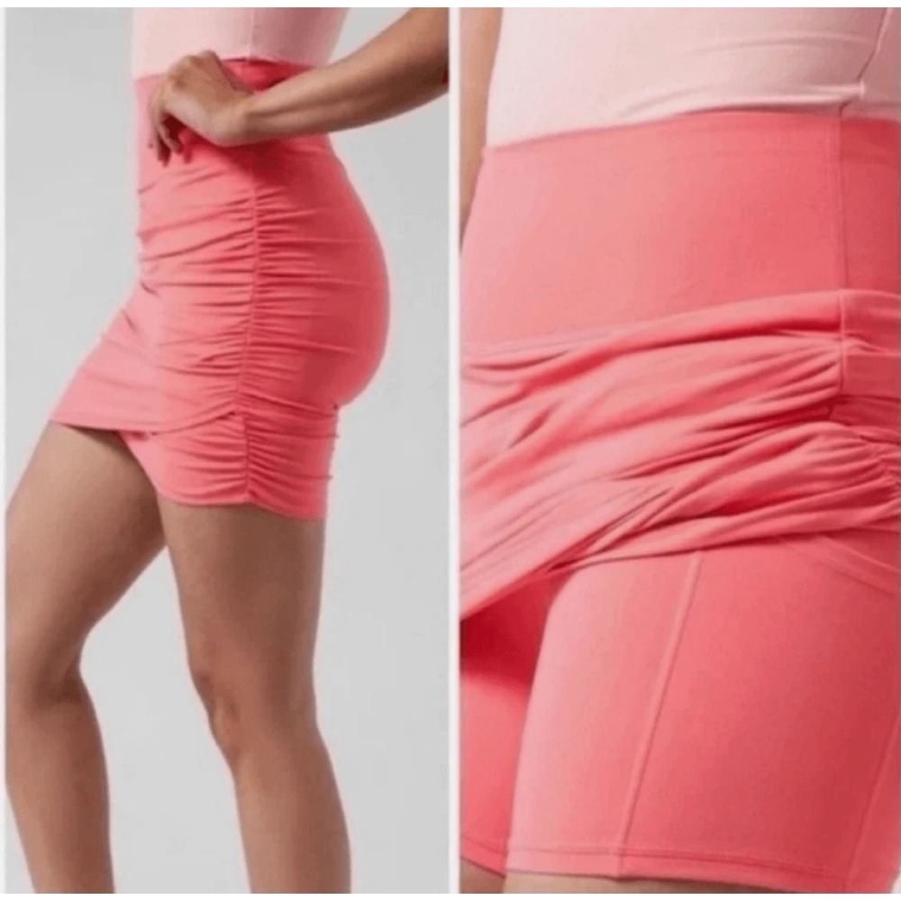 Athleta Transcend Skort Skirt Ruched Built in Shorts Coral Pink 837437 Small $79 - Picture 2 of 14
